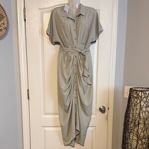 Chic Button-Down Midi Dress in Gray